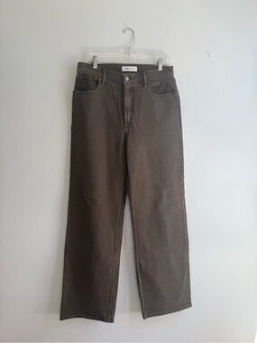Abercrombie & Fitch “The ’90s Relaxed Jean” – High Rise